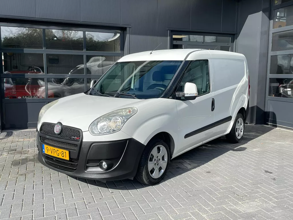 Fiat Doblò Cargo | Engine Broken | Trekhaak | Parkeersensoren | Airco | Origineel Nederlands!
